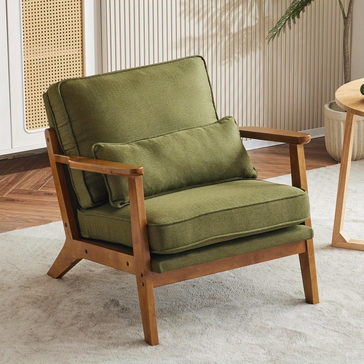 Wide armrest lounge chair