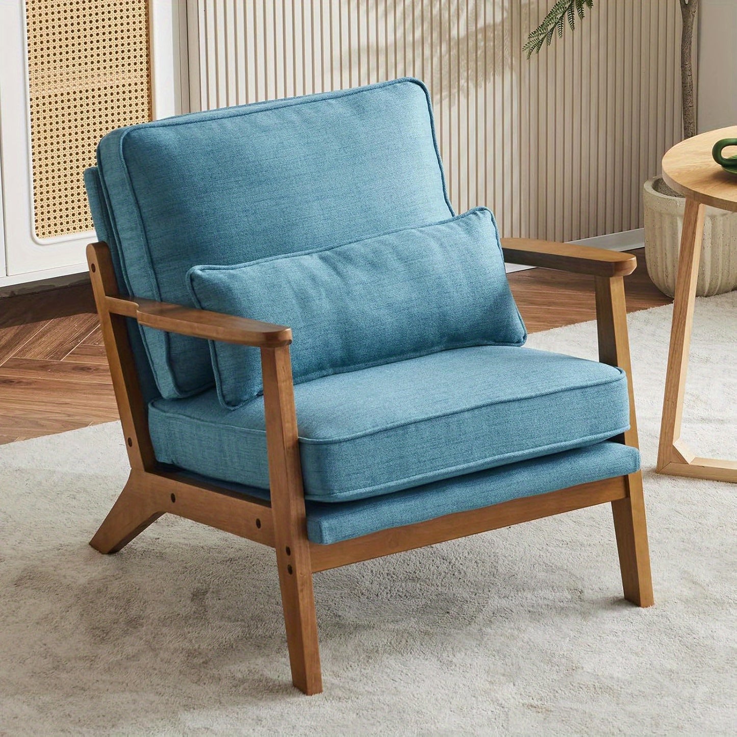 Wide armrest lounge chair