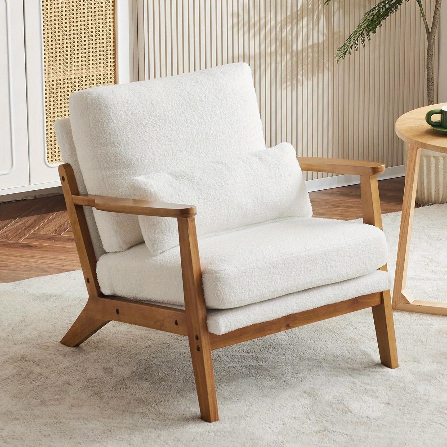 Wide armrest lounge chair